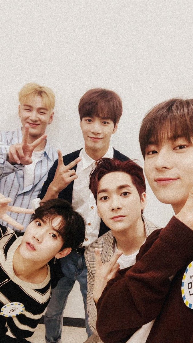nuwest1004's tweet photo. Always gonna be #LOΛE
Love you #뉴이스트 ❤❤ @NUESTNEWS https://t.co/YBBRAp8NkK
