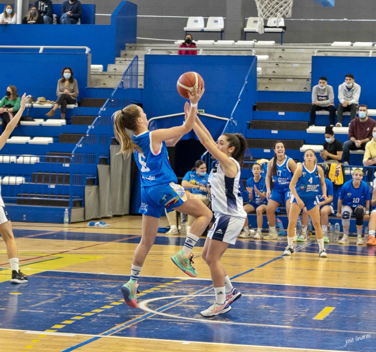 UnodeMelilla's tweet photo. Victoria del @ClubSalle el pasado domingo N1 Femenina Baloncesto dirigido @PepeTorrubia contra @clubadeba
Club Baloncesto Córdoba
Fotos del partido
https://t.co/ghUaabqTcY
#MelillaBaloncesto #MelillaBalonestoFemenino #SalleMelillaBaloncesto #BaloncestoFemenino #clubadeba https://t.co/mLkkR1odUi