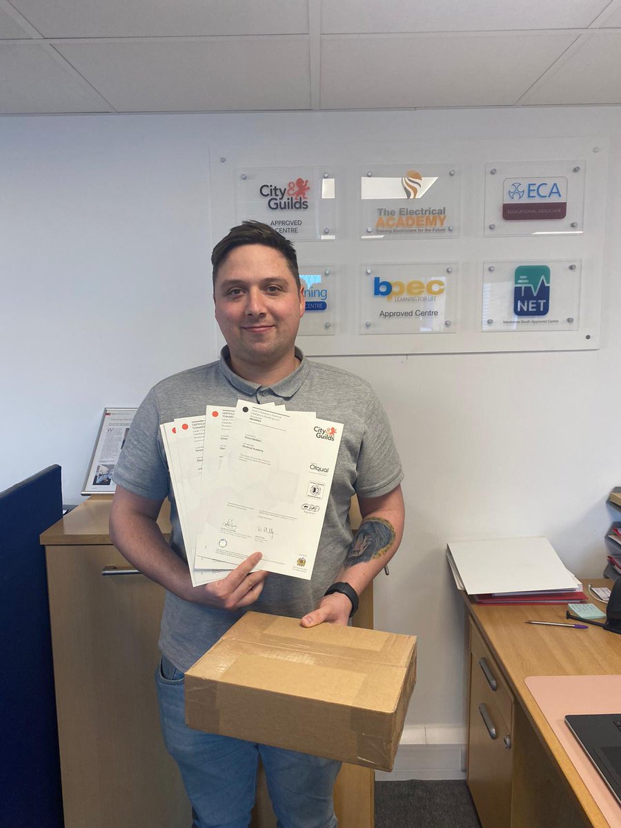 ElectricalAcad1's tweet photo. 'I walked in with no knowledge and have successfully completed my C&G 2365 level 2. The instructors will happily give up their spare time to ensure you have fully understood and are happy with everything. I've already booked another course ' Simon Baldwin
#electricalcourses https://t.co/VJpGMauTwE