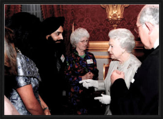 petervirdeefc's tweet photo. Peter Virdee had the pleasure and honour of meeting the Queen recently at a visit to St James Palace. 

https://t.co/a9QTlNfMRP

#petervirdee #petervirdeefanclub  #petervirdeelondon https://t.co/ijgcDBPJAP