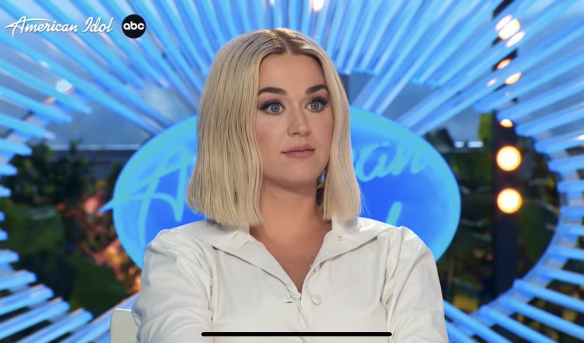 ElectricLover12's tweet photo. " They’re younger , they’re skinnier , they’re prettier , they sing really good" Katy Perry on the new generation of rising singers https://t.co/BosesSqYaI