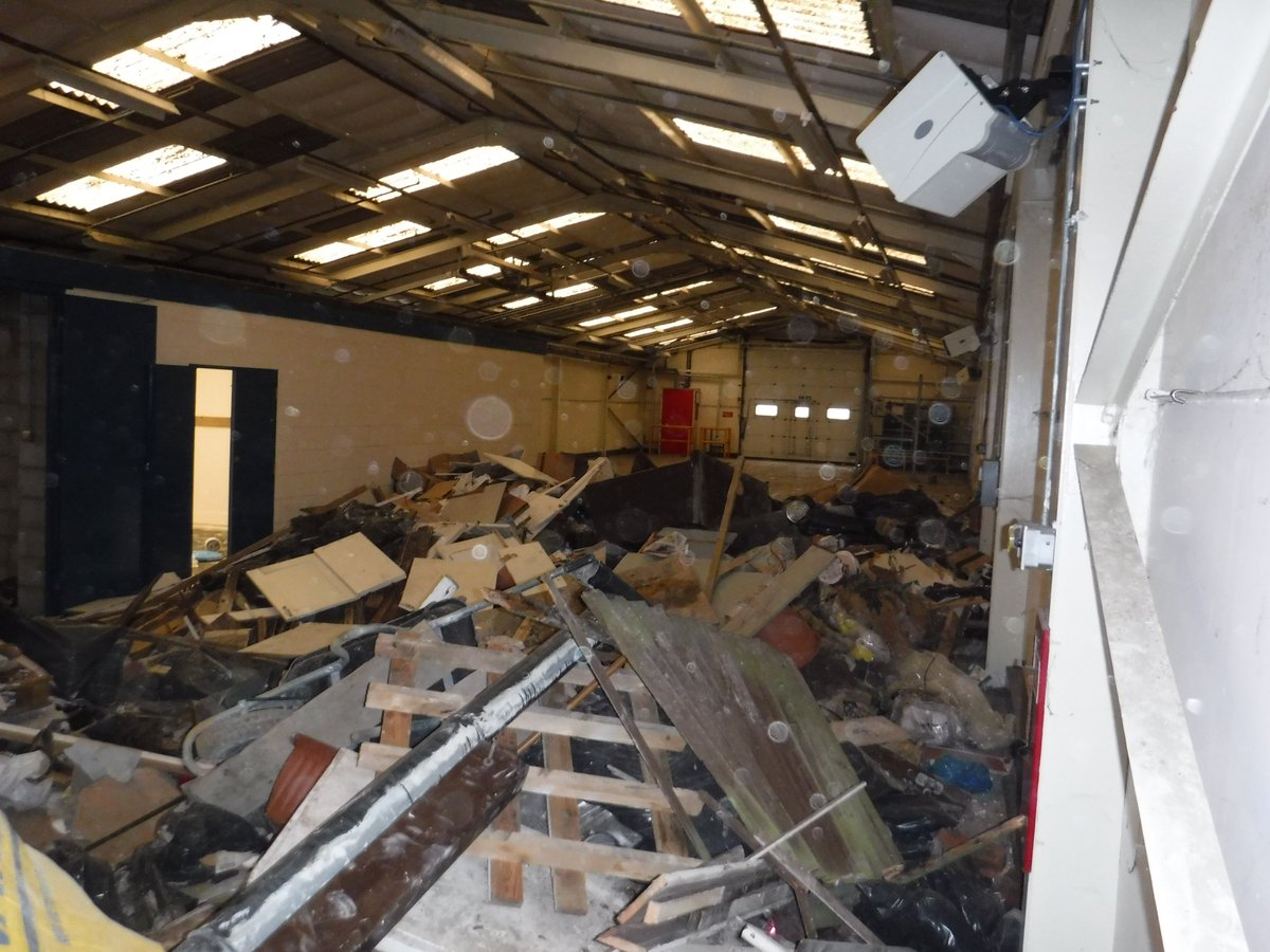 EnvAgencySE's tweet photo. We successfully prosecuted Martin Ward for illegally depositing waste on private land in #Charlton #Greenwick #Lambeth & #Peckham. He was fined £2,400. This is part of our #OpAngola investigation into waste crime in #London
Read about it here - https://t.co/cfxcSnkBb0 https://t.co/kvzPA665f8