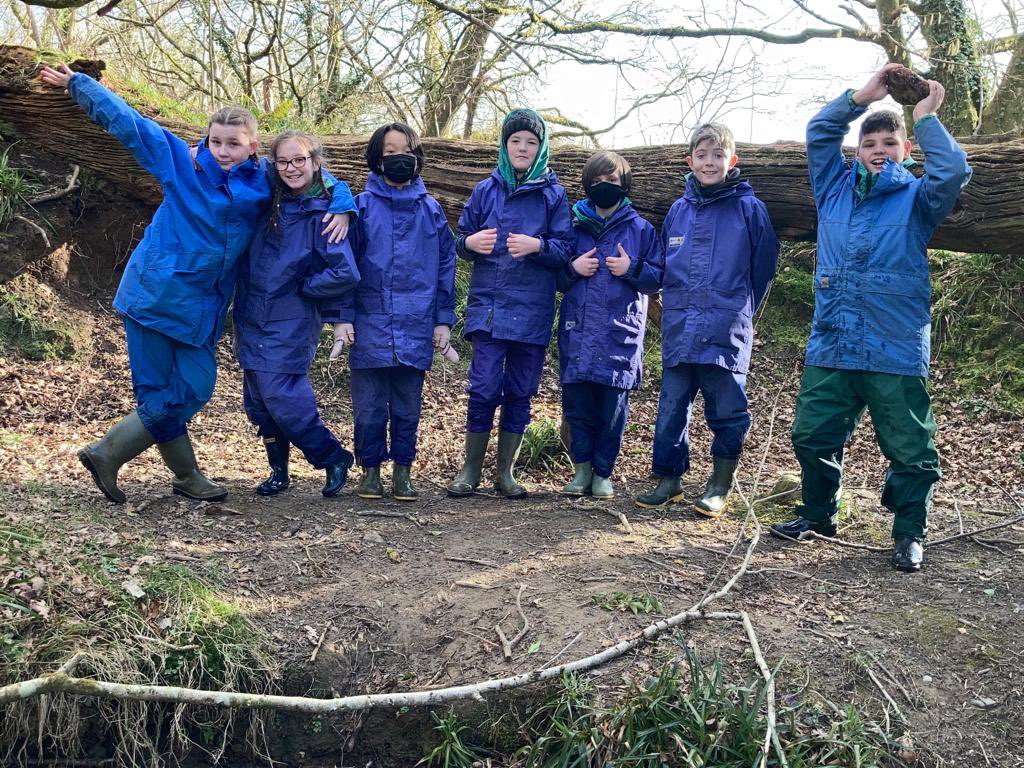 P7bMiss's tweet photo. Getting ready to make a fire and then getting a little drink for all our hard work. @BlairvadachOEC https://t.co/fad1d4ZM15