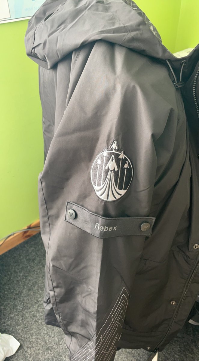 rebex_94's tweet image. MY VOG JACKET FINALLY ARRIVED!

Buzzin 🥰❤️👌🏻

#Destiny2 #VaultOfGlass