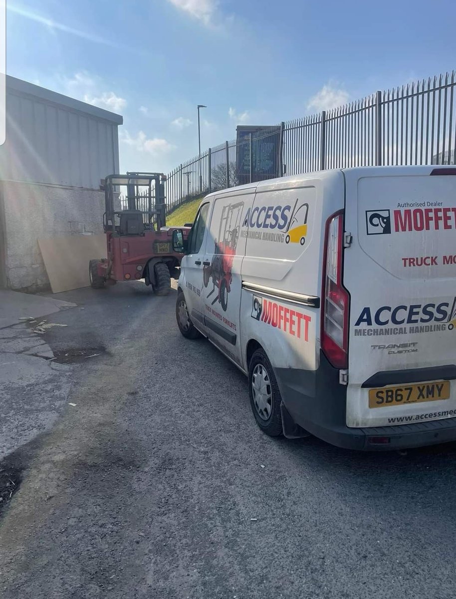 AMHandling's tweet photo. Our engineer David attended a job in Thurso yesterday.  Beautiful weather, although a little cold. https://t.co/D7jaNmO5dZ