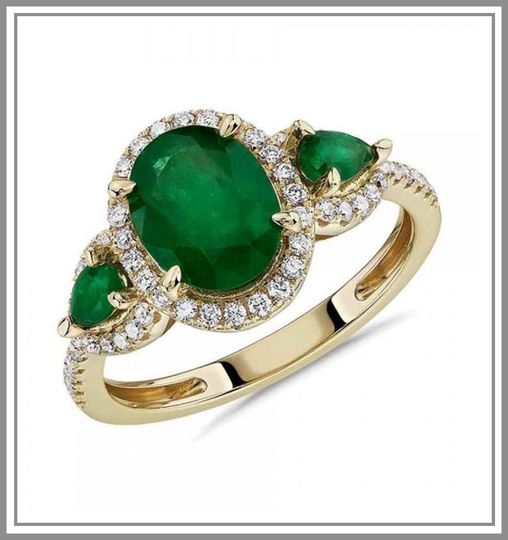 Add a graceful touch to your look with emerald gemstone and diamond ring in 18K Yellow Gold of 6 Gram. 
#emerald #emeraldring #emeraldgemstone #gemstonerings #gemstones #gemstonejewelry #ringsoftheday #UK #USA #Australia #buyemeraldring #emeraldjewelry #wednesdaygemstone