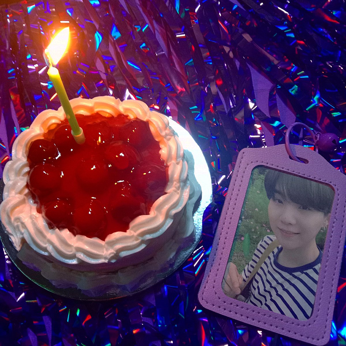 Pearlychelle622's tweet photo. HAPPY BIRTHDAY SUGA HYUNG! I WISH YOU GOOD HEALTH ALWAYS I LOVE YOU NG MARAMI MAHAL 🍊💜✨🐱🥰🎉🎂 @BTS_twt
#HappySUGADay
#HappyBirthdayYoongi
#OurMusicYoongi
#YoongiOurHome
#AlwaysWithYoongi
#ItsSUGAHyungDay
#KingYoongiDay
#OurFirstLoveSUGA
#ThatSameMoonlight
#OurGeniusMinPD https://t.co/gpXVy0b751