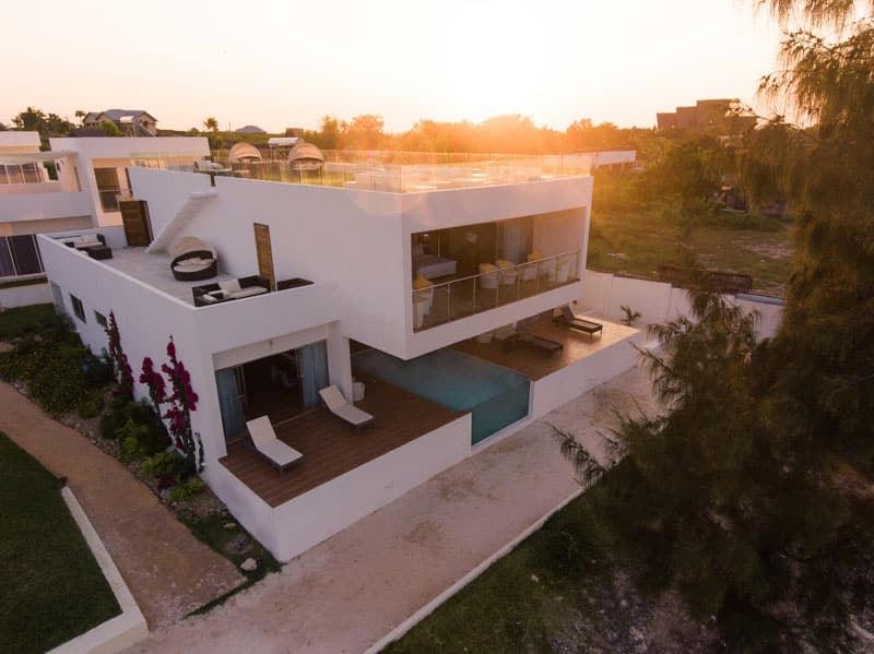 hadestays's tweet photo. Presidential Villa at Nungwi Dreams by Mantis, Zanzibar cost a night US$2000 (HB) a night, Hosts 8 guests | Perfect for family or group vacay.
$2000/8 = $250 per person per night - Half Board
Price valid until June 30.
Book now: hadeafrica@gmail.com - #HadeLux #Travel https://t.co/nlRKA0a8l2