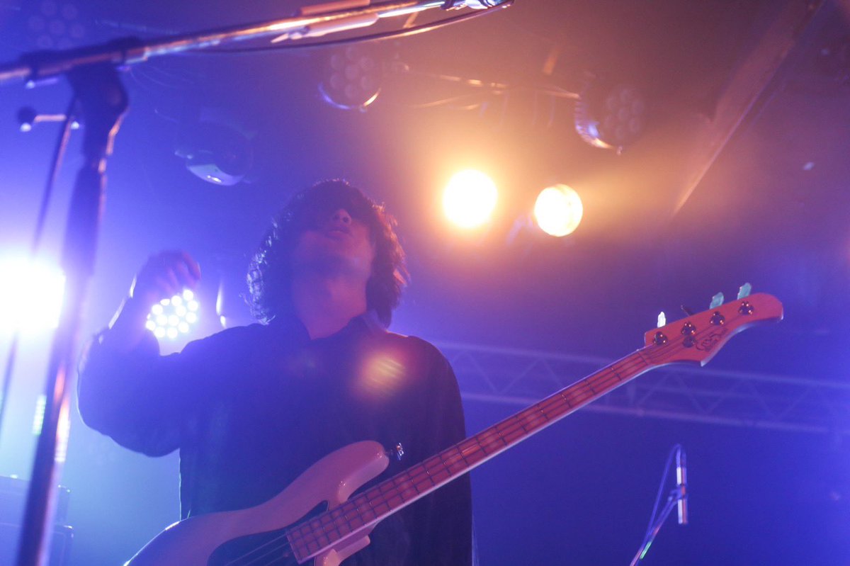 kalmiaofficial_'s tweet photo. 【Live photo ①】
2022.3.7(mon)
下北沢ReG
『Refrain Each Dearlight』
w/
ofulover
ORCALAND
chef’s
Midnight 90’s

photo by @s_b_t___ https://t.co/vRzhHnp1sR