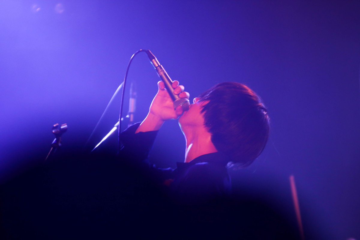 kalmiaofficial_'s tweet photo. 【Live photo ①】
2022.3.7(mon)
下北沢ReG
『Refrain Each Dearlight』
w/
ofulover
ORCALAND
chef’s
Midnight 90’s

photo by @s_b_t___ https://t.co/vRzhHnp1sR
