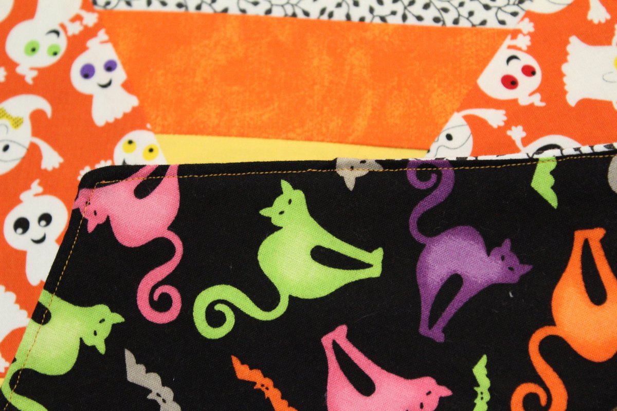 quilts_more's tweet photo. Halloween Fabric Decoration, Autumn Centerpiece, Reversible, Ghost, Halloween Party, Cat, Orange, Yellow, Black, White, Table Protection https://t.co/askmx670sj #ImagineQuiltsAndMore #Etsy #TableProtection https://t.co/MA7aW1FCTQ