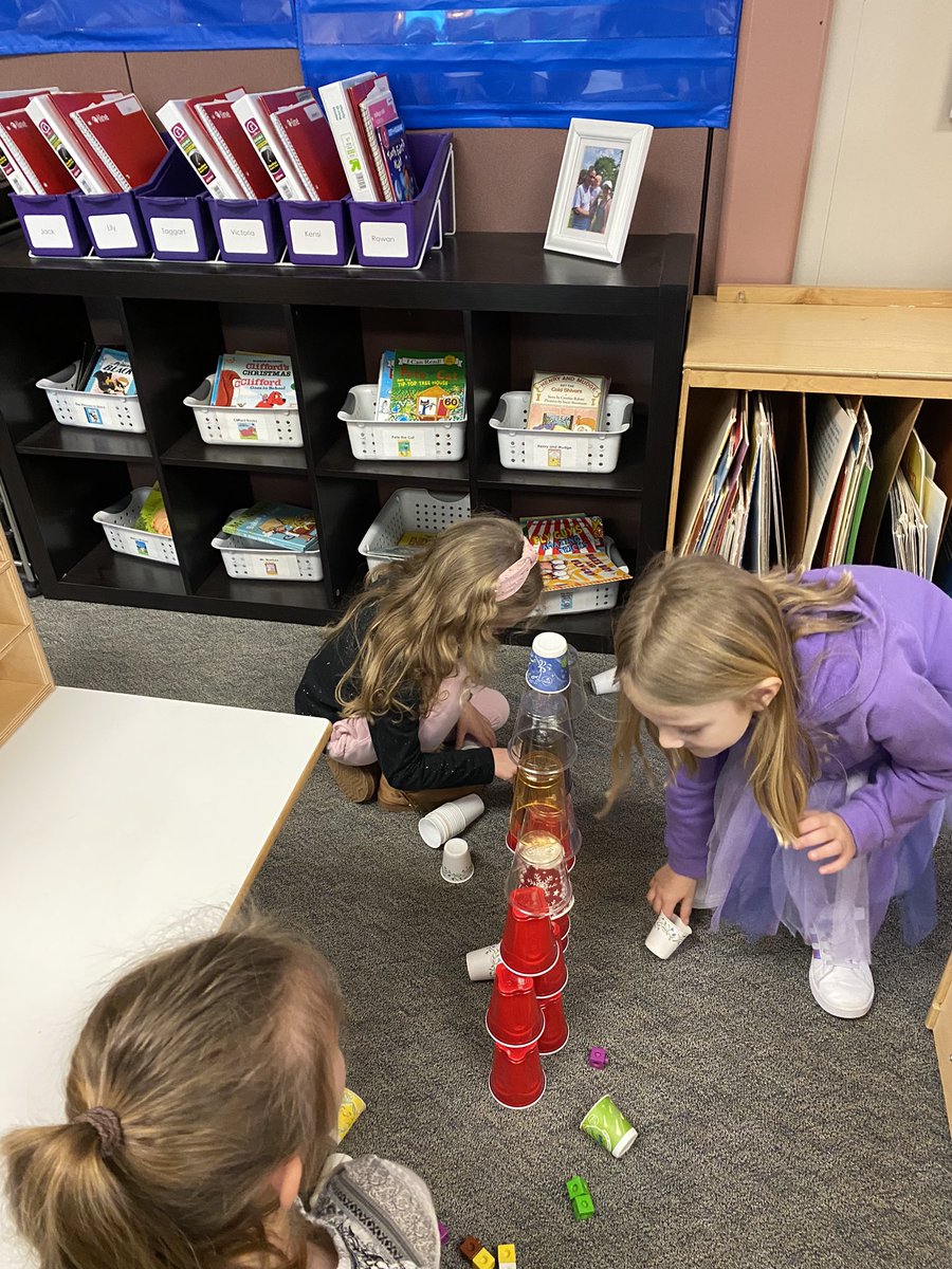 kelly_armfelt's tweet photo. Who can build the tallest tower? #stemchallengetuesday #kengineers https://t.co/TnCEUa3iSo