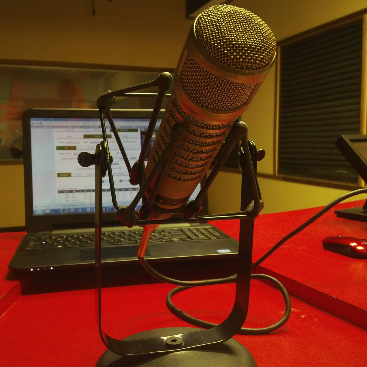 Ruben_datitos's tweet photo. Por allá por 2014 @JLMendoza_ me invitó a participar en "Deportivísimo" por ESPN radio, siendo esta la primera vez que estuve como parte de un staff de programa deportivo.
Gracias Mendo por esa oportunidad, ya mira por donde vamos!
#mibreak #Thankful https://t.co/cT3cyto5Xi