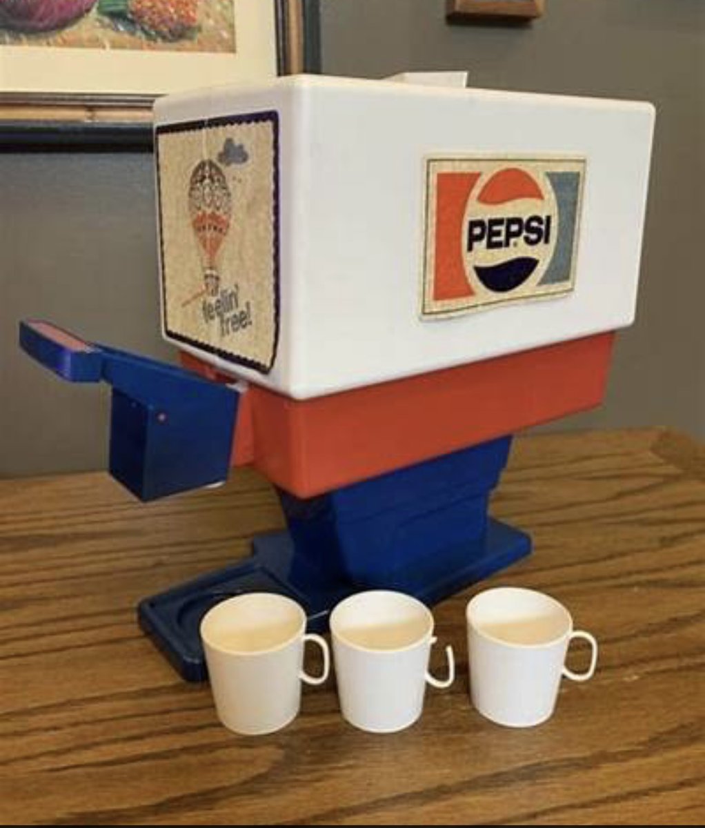 burdensdown's tweet photo. @TasharaParker @WFAADaybreak @wfaa No childhood was complete without the Pepsi soda dispenser, Easy Bake Oven, and Lite Bright! ❤️🤍🔺🐘 https://t.co/mNEiaLvYOh