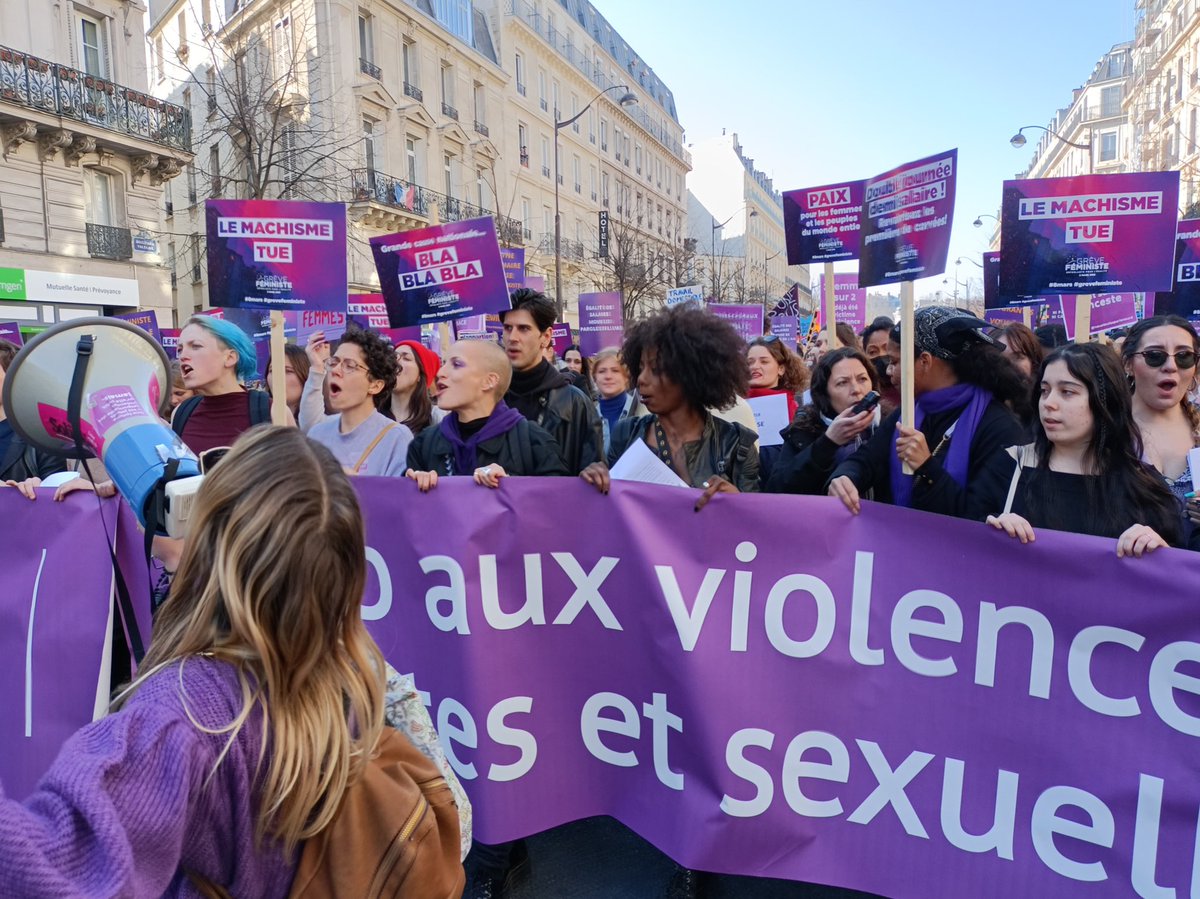 Hier c’était la dernière #grèveféministe d’un quinquennat qui a enregistré plus de 600 féminicides #8mars2022