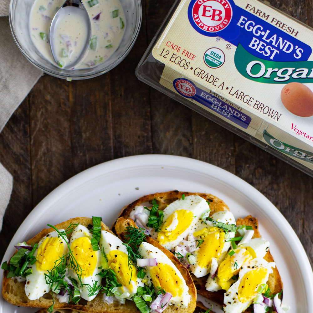 EgglandsBest's tweet photo. Get over the hump w/ this Herby 🥚 Salad Toast! EB 🥚 have 6x more Vit D compared to ordinary 🥚, which helps support a healthy immune system.
✶
✶
#OnlyEB #madewithEB #onlyfeedmeEB #thEBest #egglandsbest #yougetwhatyouputin #bettereggs #betternutrition https://t.co/kgYLZ5VSMA https://t.co/ic5bl0kR0o