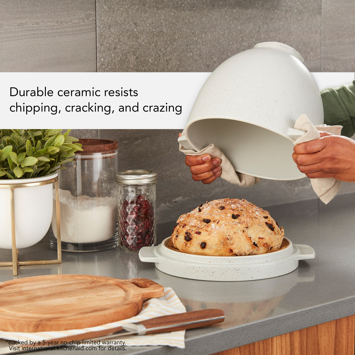 GilesElectrical's tweet photo. Bread making... made easy 🍞
Bake craft-quality bread at home in 4 easy steps with the ceramic bread bowl from #KitchenAid !
Discover - https://t.co/lKiIAb4BK4
#breadmaking #homebaker #foodie #ceramicbowl #standmixer #howtomakebread #homemadefood https://t.co/NGHctJJVEf