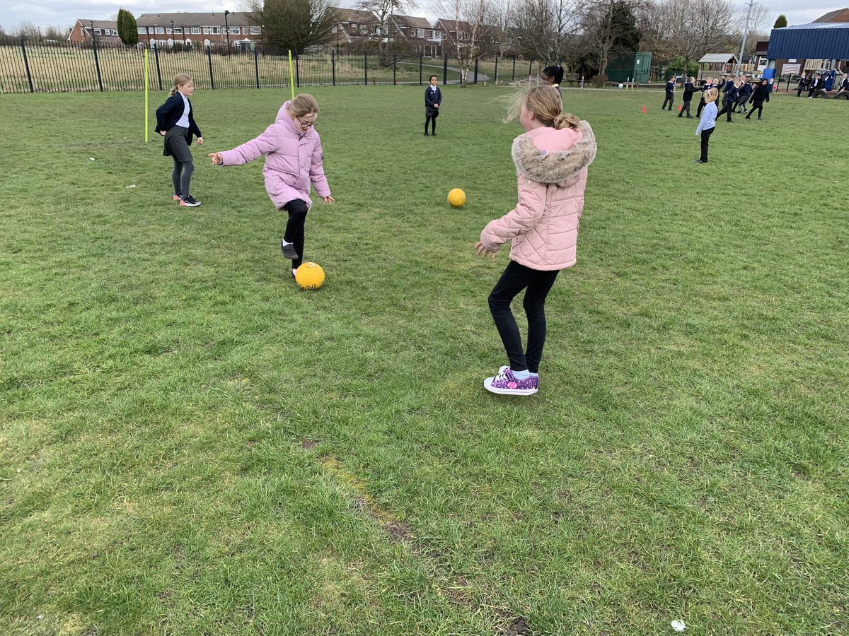 Pupils from our Year 2,3,4, and 5 classes all taking part in our Girls Football Club during lunch time! ⚽️ #LetGirlsPlay <a href="/tamesidessp/">Tameside SSP</a> @PoplarStreetHT