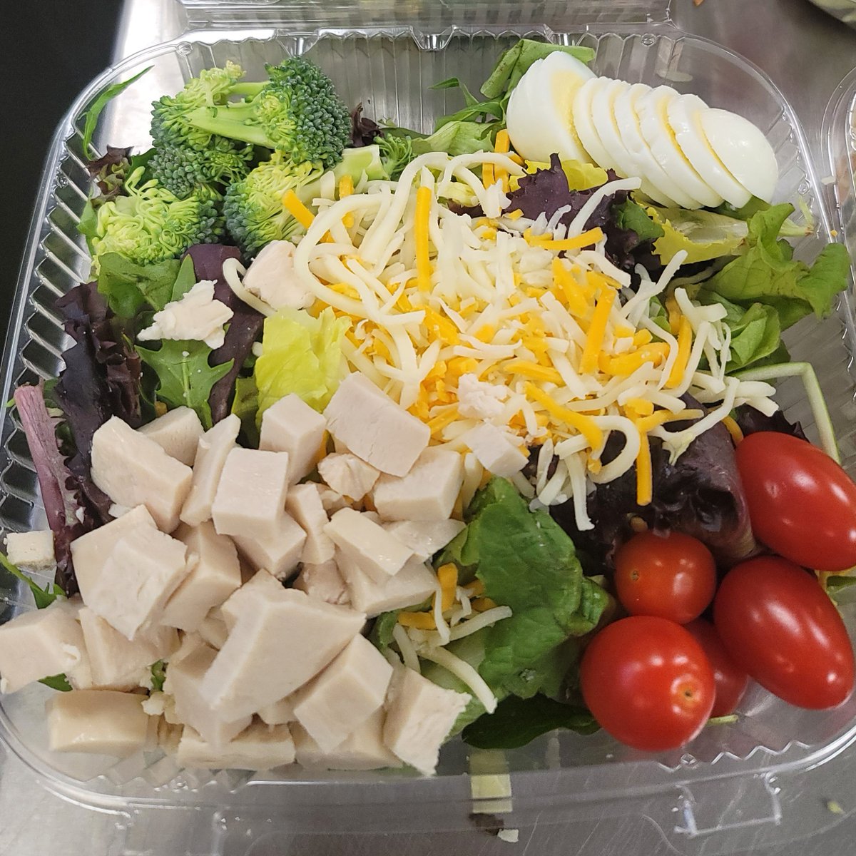 AGoughDeKalb's tweet photo. π₯Specialty Chef Saladsπ₯
Made fresh daily for our @DeKalbHS students!
#SchoolMealsROCK #VeggiesForDays @SchoolLunch https://t.co/GWJAbt4zZd