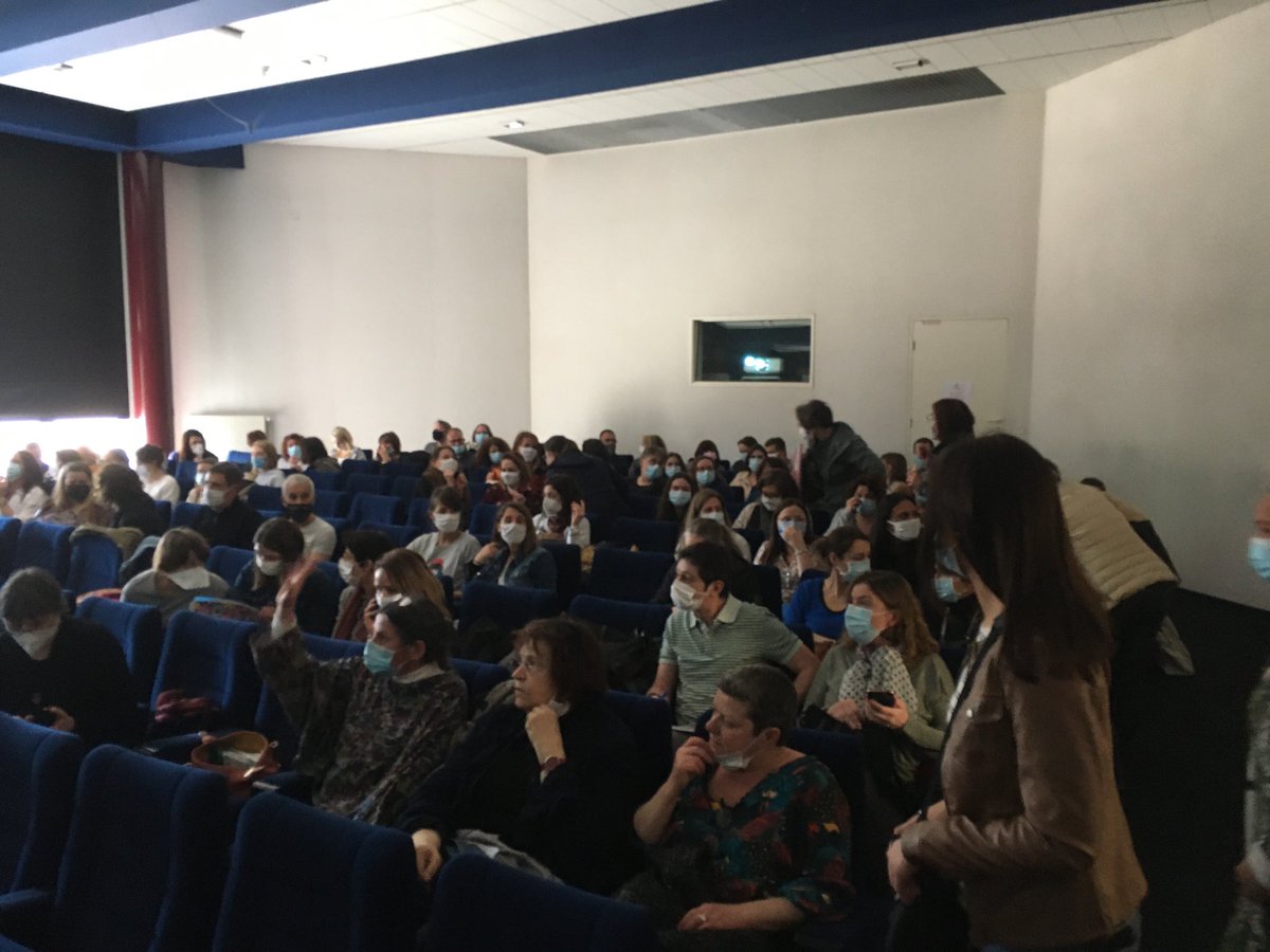 FinckC's tweet photo. Conférence de Mr Mounier. Le public a répondu présent https://t.co/bbTyop7k9U