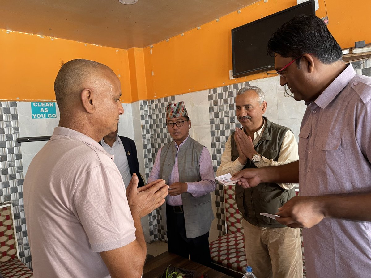 विर्तामोड ५मा पनि आकस्मिक रूपमा नेका, एमाले, मावोवादी सम्बद्ध महानुभावहरूलाई राप्रपामा स्वागत गर्न पाउँदा हर्षित छु।