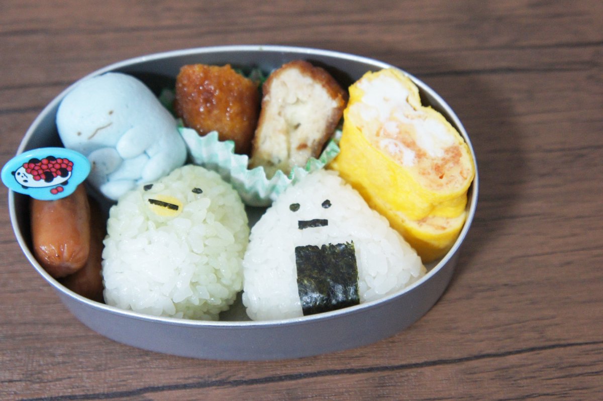 maokachan's tweet image. とある日の息子弁当。

#すみっコぐらし #すみっコぐらし弁当 #年中 #ぺんぎん？ 
#スシロー #だっこずし #だっこずしピック