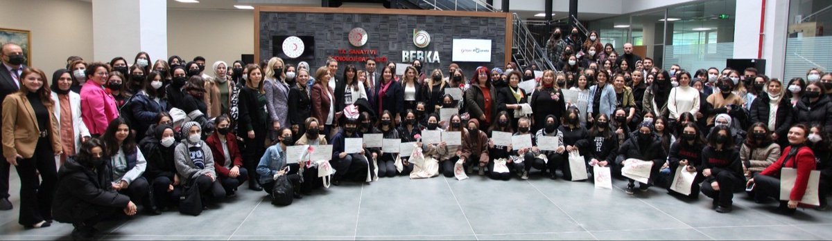 8 Mart Kadınlar Günü kapsamında liselerde öğrenim gören kız öğrencileri girişimci kadınlarla bir araya getiren “Tutkusu ile Becerilerini Birleştiren 22 Kadın Girişimci” etkinliği, Bursa İnovasyon Merkezinde gerçekleştirildi.

@serkangur_ist <a href="/bursa_inovasyon/">Bursa MEM İnovasyon Merkezi</a> <a href="/mzekidurak/">M. Zeki DURAK 🇹🇷</a> <a href="/TCBEBKA/">BEBKA</a>