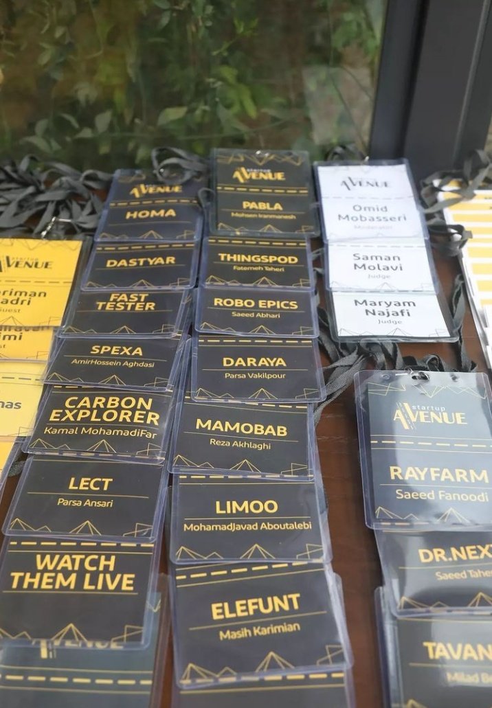 Limoo_im's tweet photo. لیمو یکی از ۲۰ تیم راه‌یافته به مرحله نهایی رویداد startup avenue بود و امروز ارائه خود را انجام داد. این رویداد مقدمه‌ی شرکت در رویداد Entrepreneurship avenue در اتریش است.
منتظر نتیجه‌ی نهایی در ۲۰ اسفند خواهیم بود 💪 https://t.co/auVMaQ6qZX
