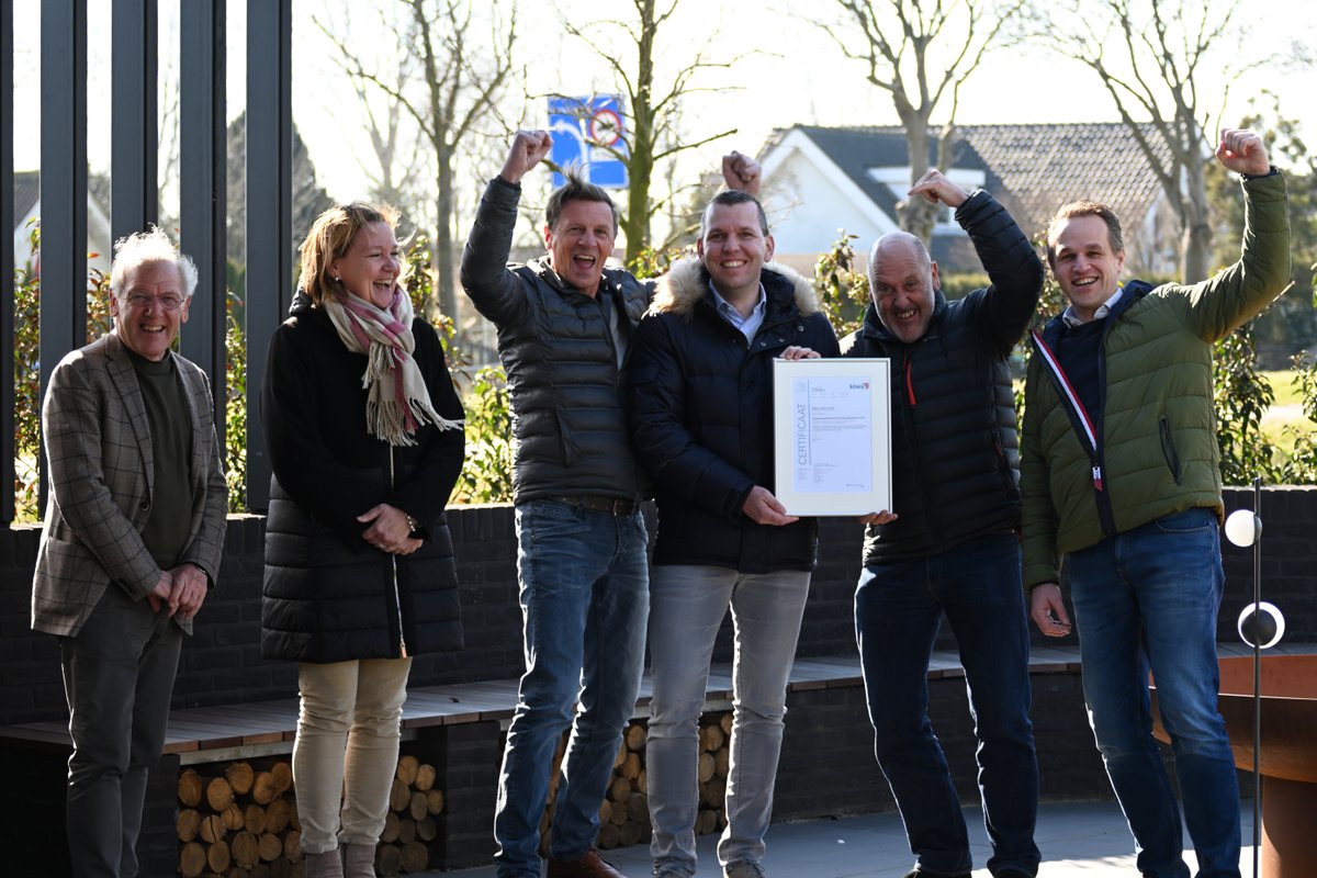 YES! Vermeulen Groep is gecertificeerd op trede 3 van de veiligheidsladder (Safety Culture Ladder). Veiligheid staat bij ons voorop. En dat is nu beloond.
Lees meer op: vermeulengroep.com/certificatie-t…

#kiwa #SCL #Safety #Culture #Ladder #veiligheid #certificaat