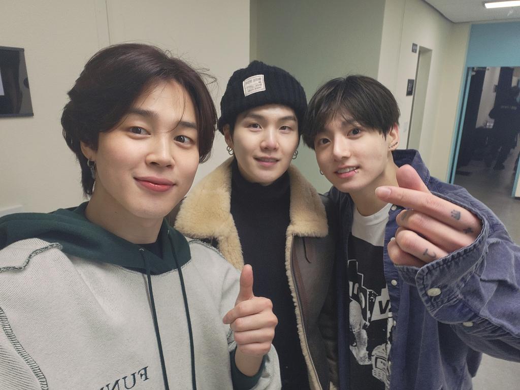 savemejjk_'s tweet photo. quick ga because yoonminkook blessed us today 😭
500 via gcash! 

to enter:
- mbf me and @seesawyoongi
- rt and like this tweet
- reply with your favorite yoonminkook photo
- must have gcash 😊

ends on March 11, 3:09 PM. https://t.co/WfswfP9Ora