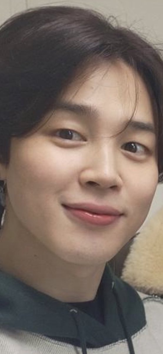 PJM_vocal's tweet photo. @BTS_twt IF A MAN HAVING SOFT NATURAL BLUSH LIKE THIS IN HIS CHEEKS , YOU KNOW HE IS GODLY PRETTIEST https://t.co/U4tgTRasSc