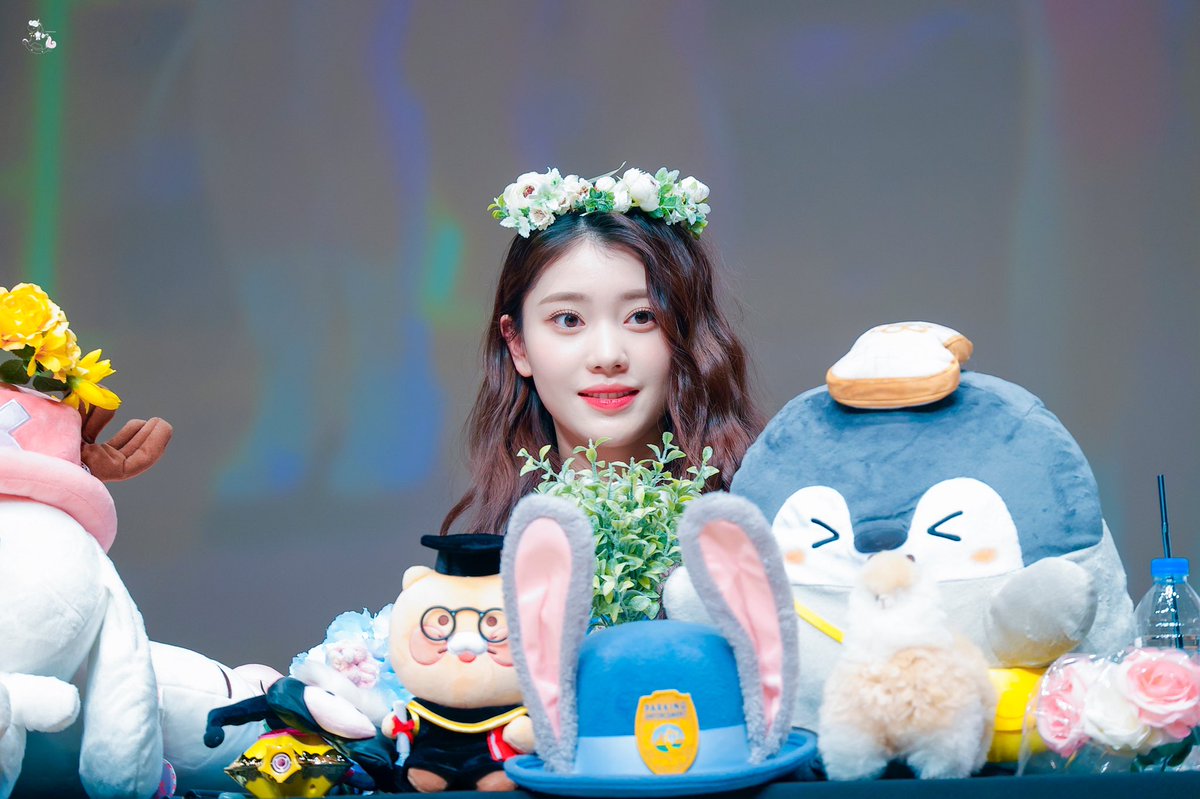 st_luciddream's tweet photo. 220212 팬사인회

🌸🌸

#샤오팅 #XIAOTING #沈小婷 
#Kep1er #케플러 https://t.co/D5eu81M9h1