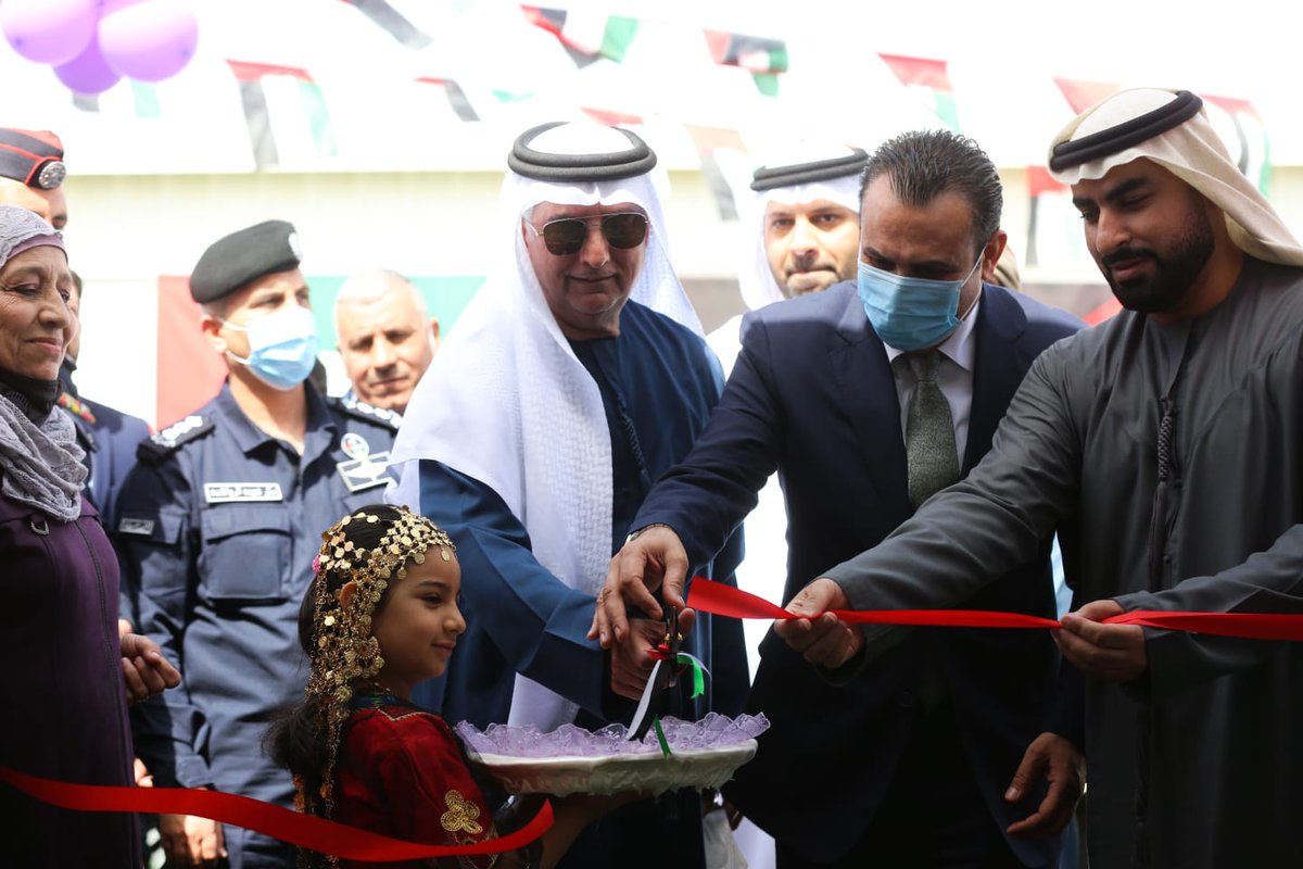 UAEEmbassyJO's tweet photo. شارك سعادة أحمد علي البلوشي سفير الدولة في عمّان، في حفل إطلاق "المدرسة الرقمية" بالمخيم الإماراتي الأردني للاجئين السوريين في الأردن، وذلك بحضور أمين عام وزارة التربية والتعليم الأردني وعدد من المسؤولين في إدارة شؤون اللاجئين والمنظمات الدولية المعنية والهلال الأحمر الإماراتي. https://t.co/qP1ti76jad