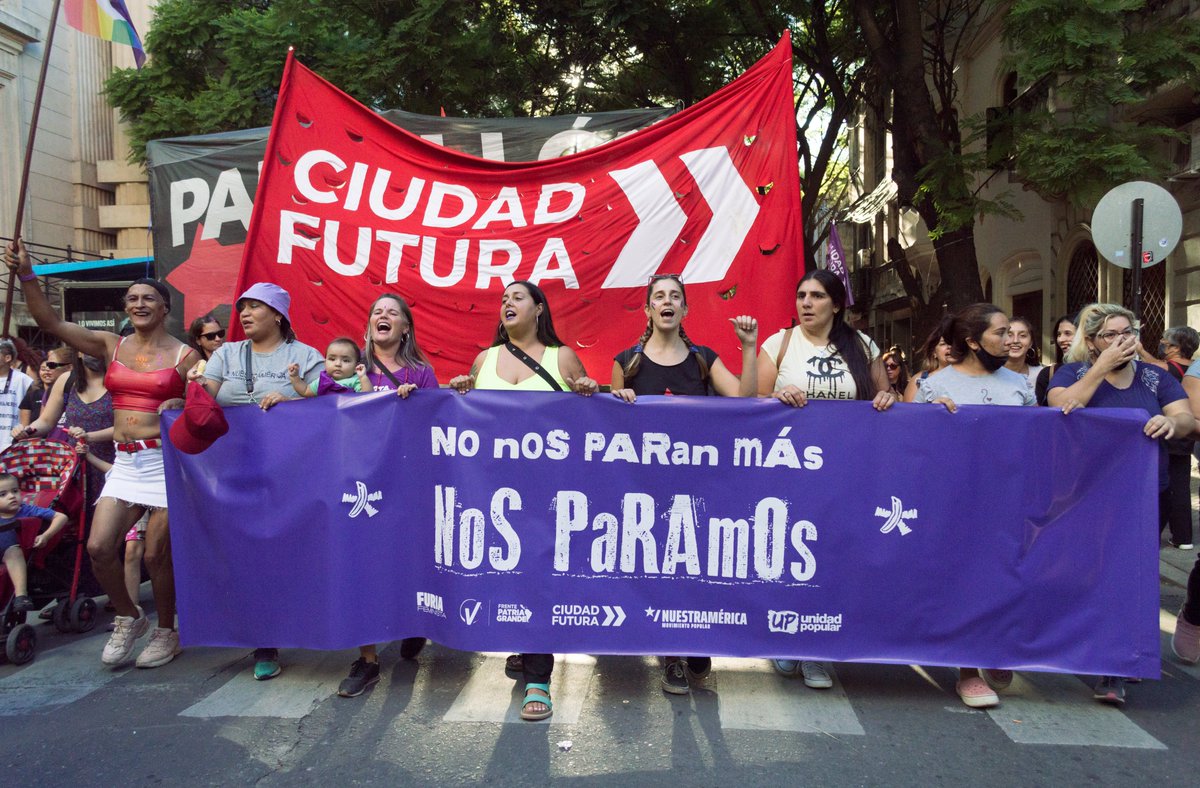 CiudadFuturaOK's tweet photo. Organizadas, organizades, salimos otra vez a las calles para seguir construyendo feminismo popular en todos lados ✊🏽💜
#8M Nos nos paran más
#NosParamos #8Marzo2022 https://t.co/F1qdfA1W9E