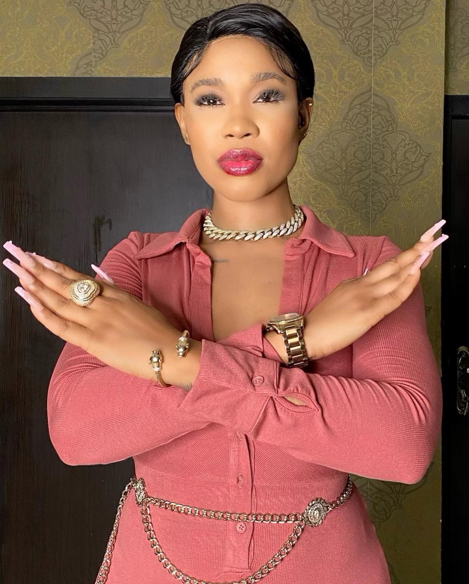 pearlcardy's tweet photo. Physical strength is no longer as valuable. Technology has Taken Over!!

Start regarding people based on their Mental Capacity Not Physical Strengths, their Intellect and Not Gender. 

Happy International Women’s Month Queens 👸🏽👸🏾👸🏿👸🏻👸👸🏼
#pearlcardy #babygirlife #peecardy #bgl https://t.co/Vw5WYQvkNi