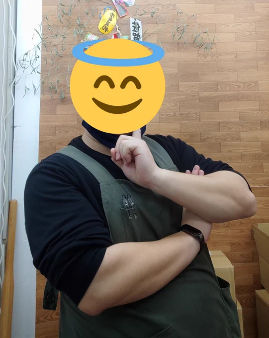 「なるほど…自撮りを使えばトレパク問題に悩まず資料が使えるのか…!早速練習だ!」「なんだか全体の比率がおかしいな…」 