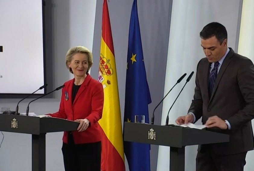 PeliDeTarde's tweet photo. Temporada 1 - "Pedro Sánchez: Pasión desmedida" (Peter Sanches: Sugar Daddy Adventures) https://t.co/qfiVO6RlEP