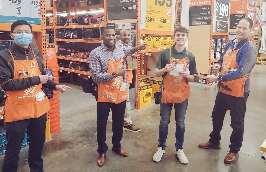 Congratulations to  Randy and Wyatt out-of 🍐 land store for getting recognized  by Mervin and Brian for consistently delivering excellent customer service! #GET #POWEROFHTEGULF #homerawards #welldeserved
