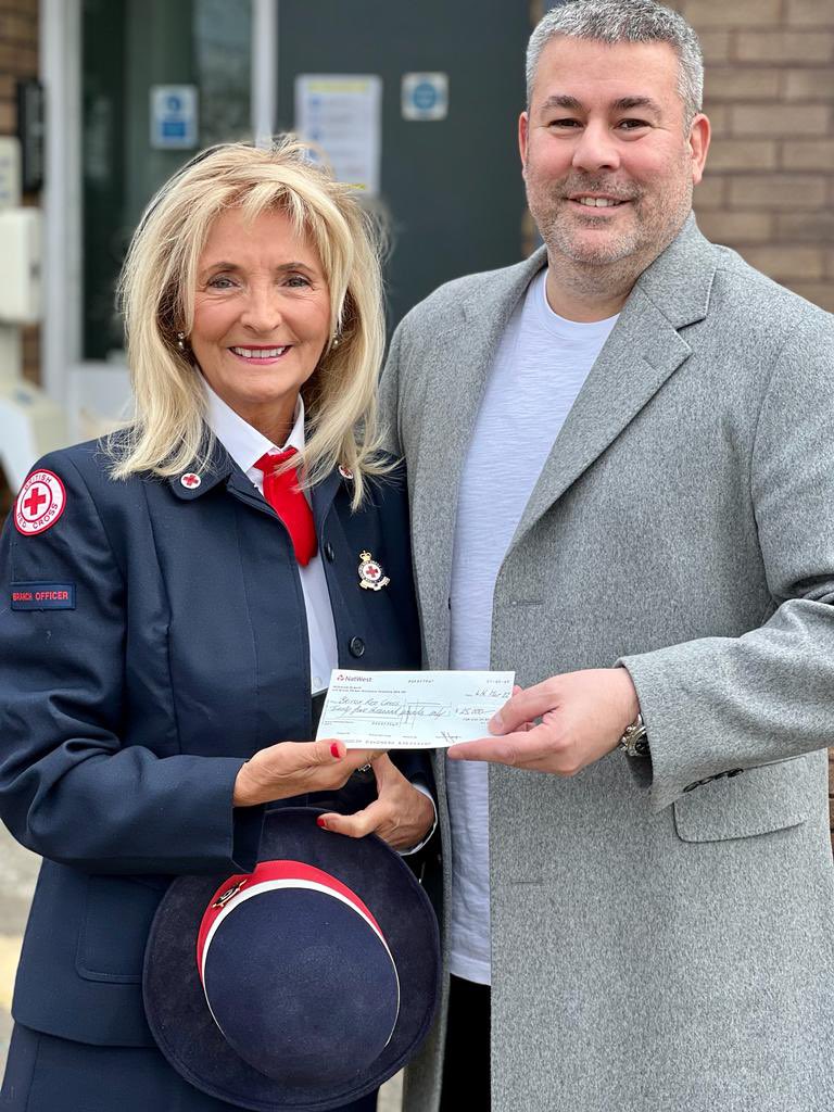 edith_conn's tweet photo. Huge thank you to @mjstocks1 for his generous donation of £25,000 to @BritishRedCross @RedCrossUkraine @RedCrossNorth you make a difference #Humanity #peopleincrisis #RedCross #alwaysthere @GMLO_UK https://t.co/kDbZf96JUb