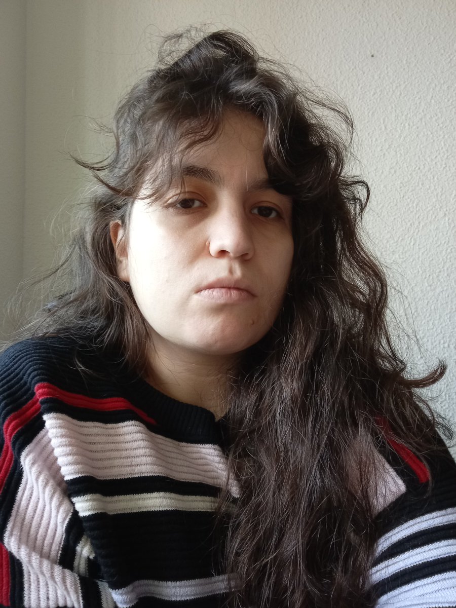 orfeo420's tweet photo. estoy estudiando; me aburro https://t.co/P9GEdhuIgg