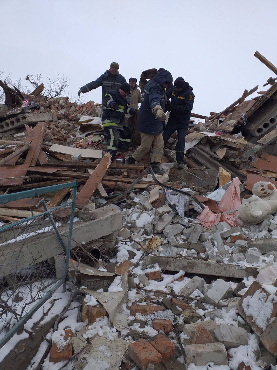 #Donets, Kharkiv region.
Russian occupants killed  young girl and her grandmother.
Their bodies were recovered from the ruins of the house.
#StandWithUkraine
#StopRussianAgression