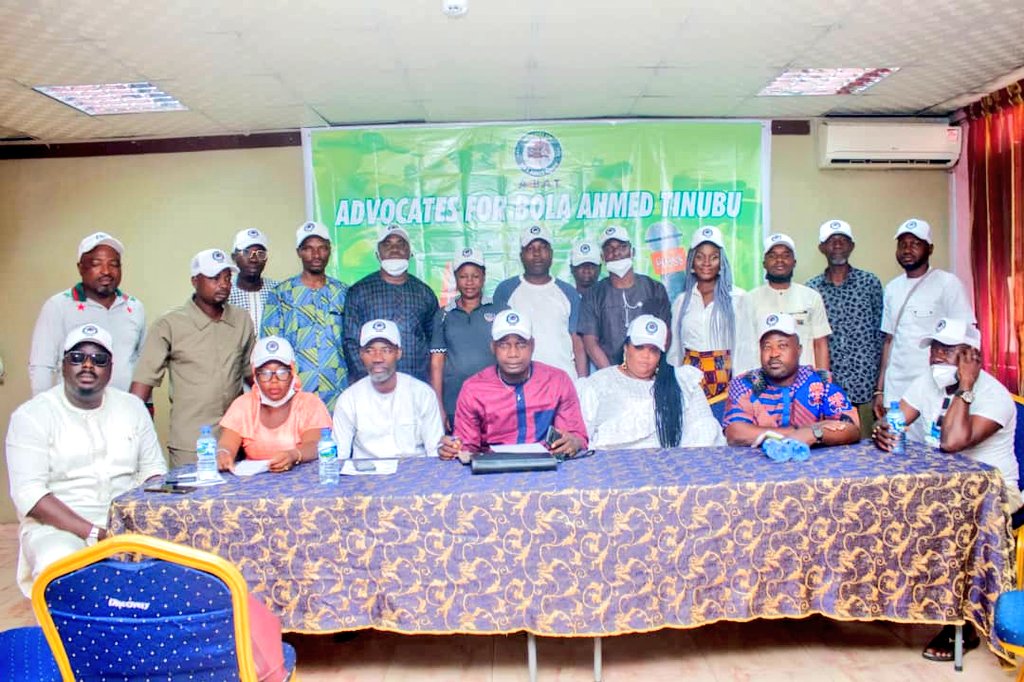 BATFor2023's tweet photo. Last week, on the 2nd March. The #A4BAT group openly declared intentions on backing the Presidential aspirations of Bola Ahmed Tinubu @officialABAT.

♾♾♾ https://t.co/03JQrzAvk4