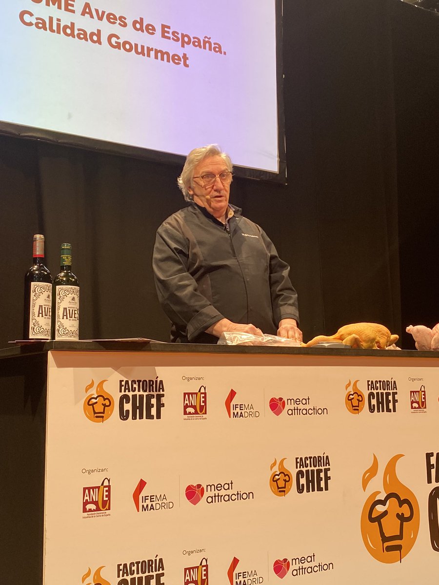 avianza_org's tweet photo. Escuchar a Higinio Gómez es disfrutar de la experiencia de un experto con más de 50 años de dedicación al mundo de las aves. Espectacular! #MeatAttraction22 #carneavicola #sectoravicola https://t.co/pmddjjCmBR