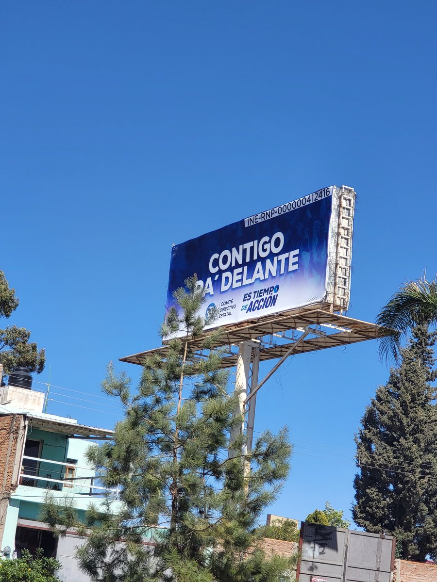 DavidMendivilg's tweet photo. Entonces reconocen que vamos atrás, en el rezago, que no avanzamos, que estamos jodidos y ahora quieren que vayamos "pa'delante". https://t.co/53CxYzyZMP