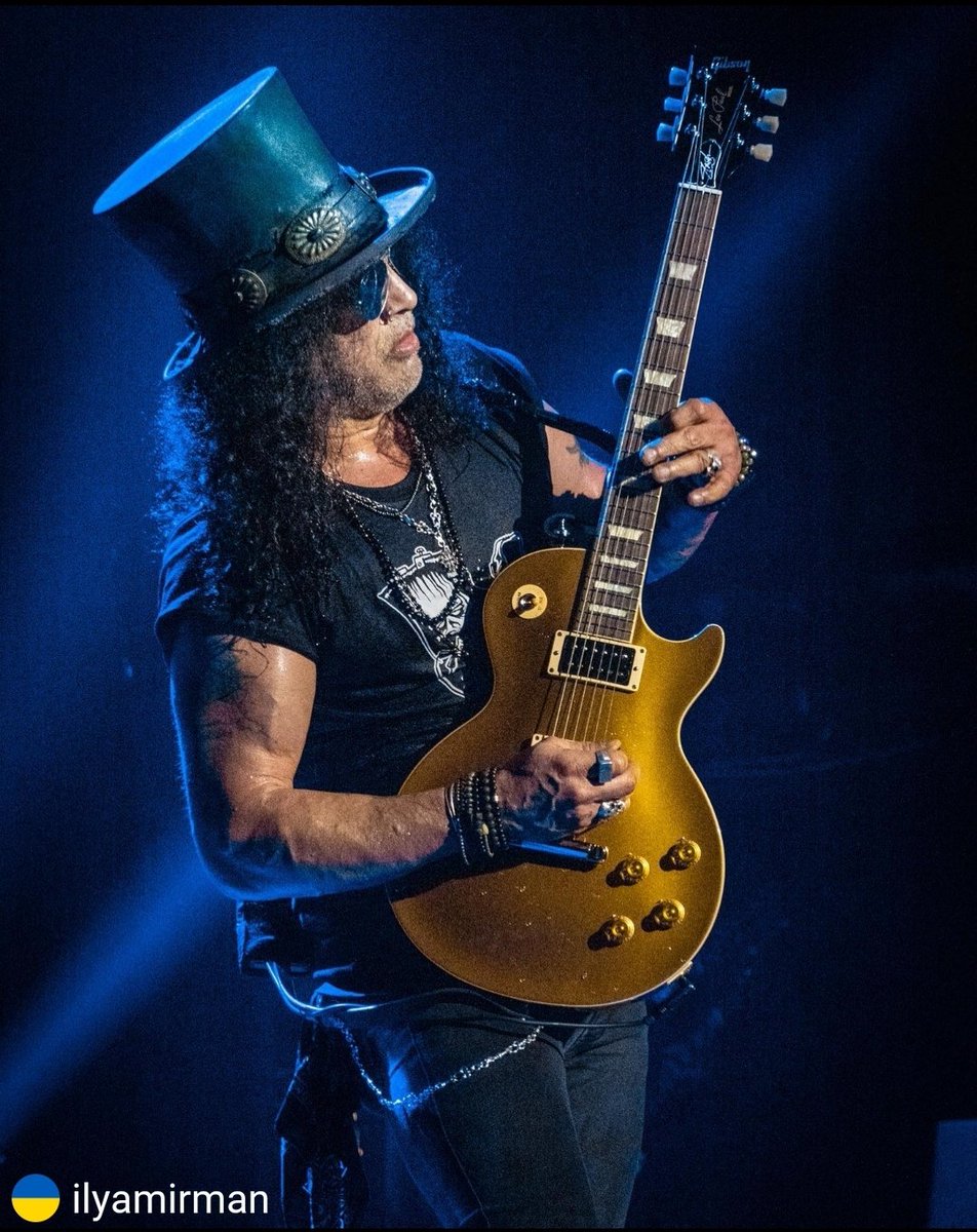 MARIE2_SLASH's tweet photo. #Repost ©️ilyamirman
•••••••
Great show, killer new album.
Last night in Boston.
#slash #smkc #hobboston https://t.co/lFT24GdqJ2