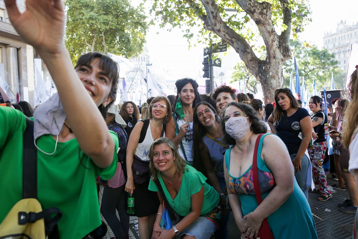 FsocNexo's tweet image. Como cada 8 de marzo, las Nexas marcharon al Congreso en el marco del paro internacional de mujeres trabajadoras, por una sociedad más justa y libre de violencia. @LarisaKejval directora de la Carrera de Comunicación, estuvo presente junto a docentes, graduadas y estudiantes.