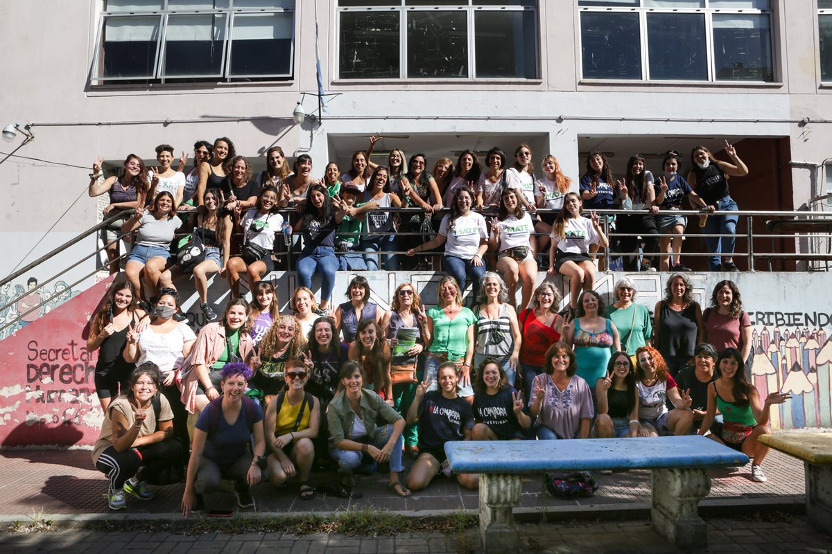FsocNexo's tweet image. Como cada 8 de marzo, las Nexas marcharon al Congreso en el marco del paro internacional de mujeres trabajadoras, por una sociedad más justa y libre de violencia. @LarisaKejval directora de la Carrera de Comunicación, estuvo presente junto a docentes, graduadas y estudiantes.