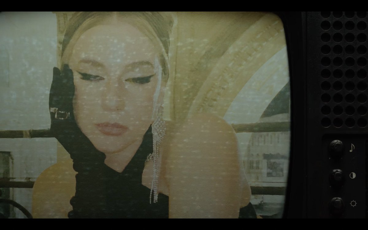 sAaKiMoO's tweet photo. Stills from FALLIN (official music video) by Madeline Stone, out now on YouTube. 🎥 + visuals + creative direction by me 

https://t.co/PKiqJrle5y https://t.co/K8ukyP17EM