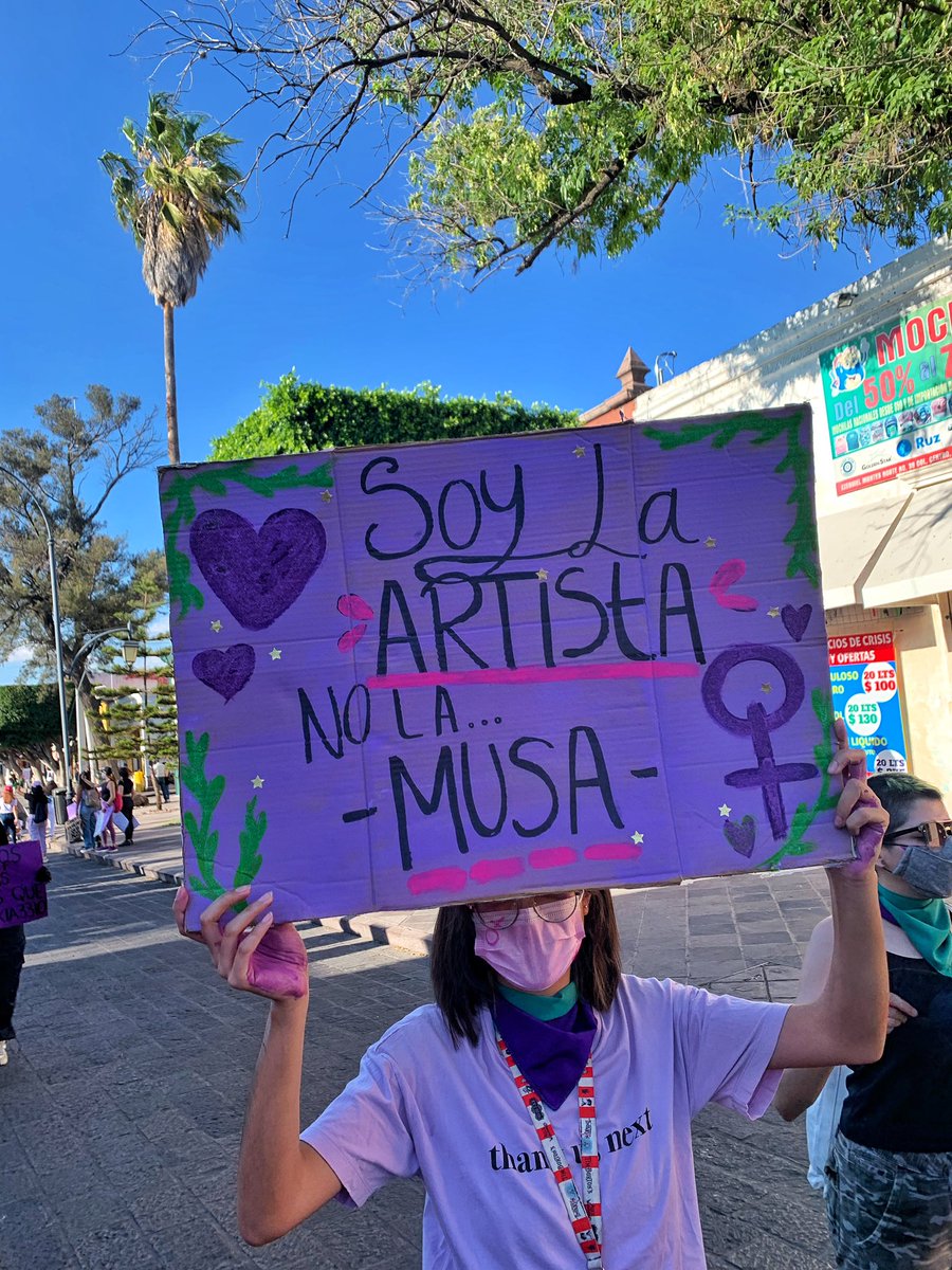 marlene_mi90's tweet photo. Mi primera marcha 💜🖤💚 en qro. #queretaro #8m #MarchaFeminista #nosomosuna #FuerzaMujer #SeVaCaer https://t.co/nG66zb6jmb
