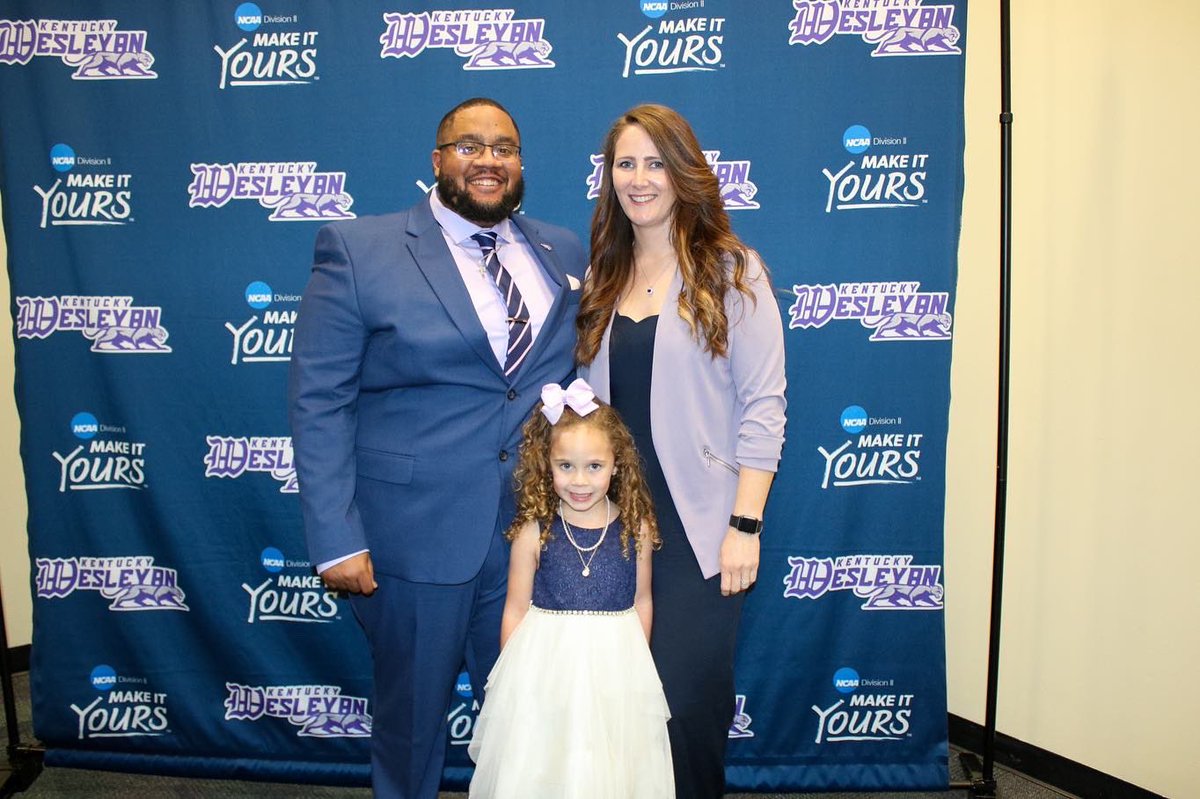 CoachYoung41's tweet photo. Somebody pinch me because I gotta be dreaming… 💜💜

From Little ole @ftknoxfootball to Good Ole @GoKnightsFB … 

I made it, even when folks told me I couldn’t. 

Never stop chasing your Goals… It may not be easy but in the end it will be worth it. 

#OneHeartbeat #DigIn https://t.co/7mthlSOI7a